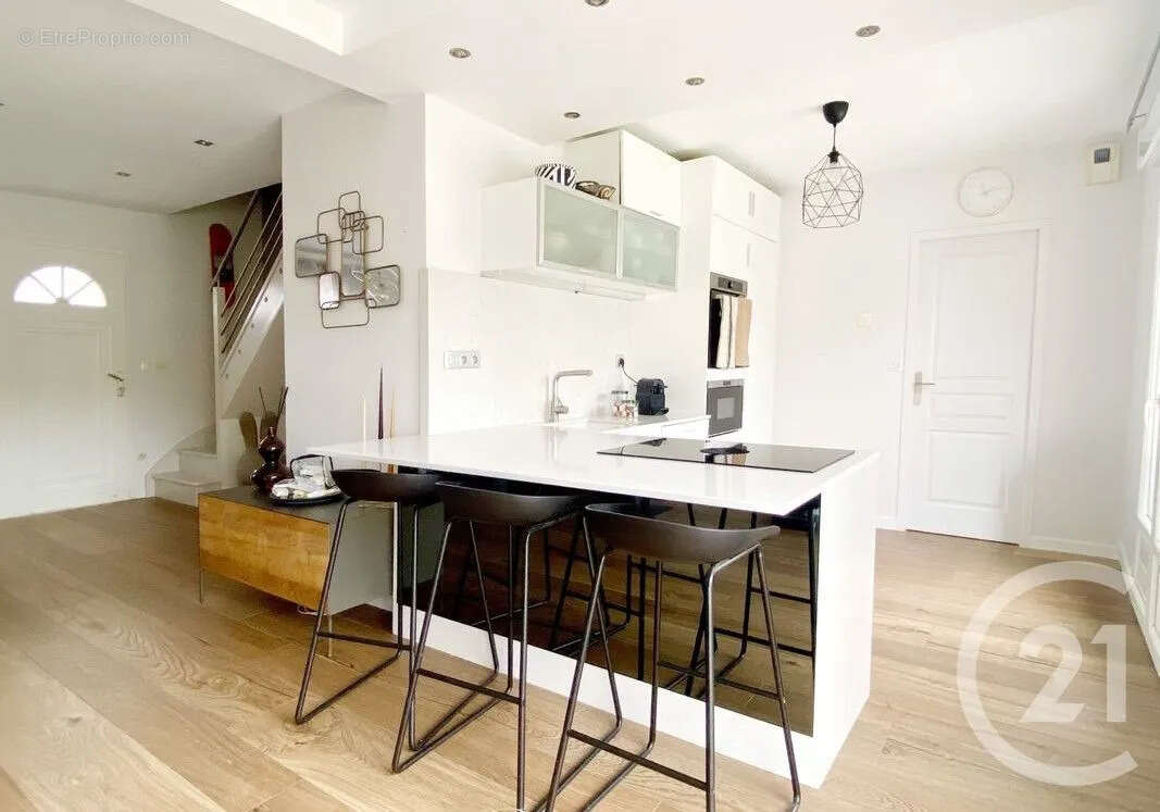 Maison à MAGNY-SUR-TILLE