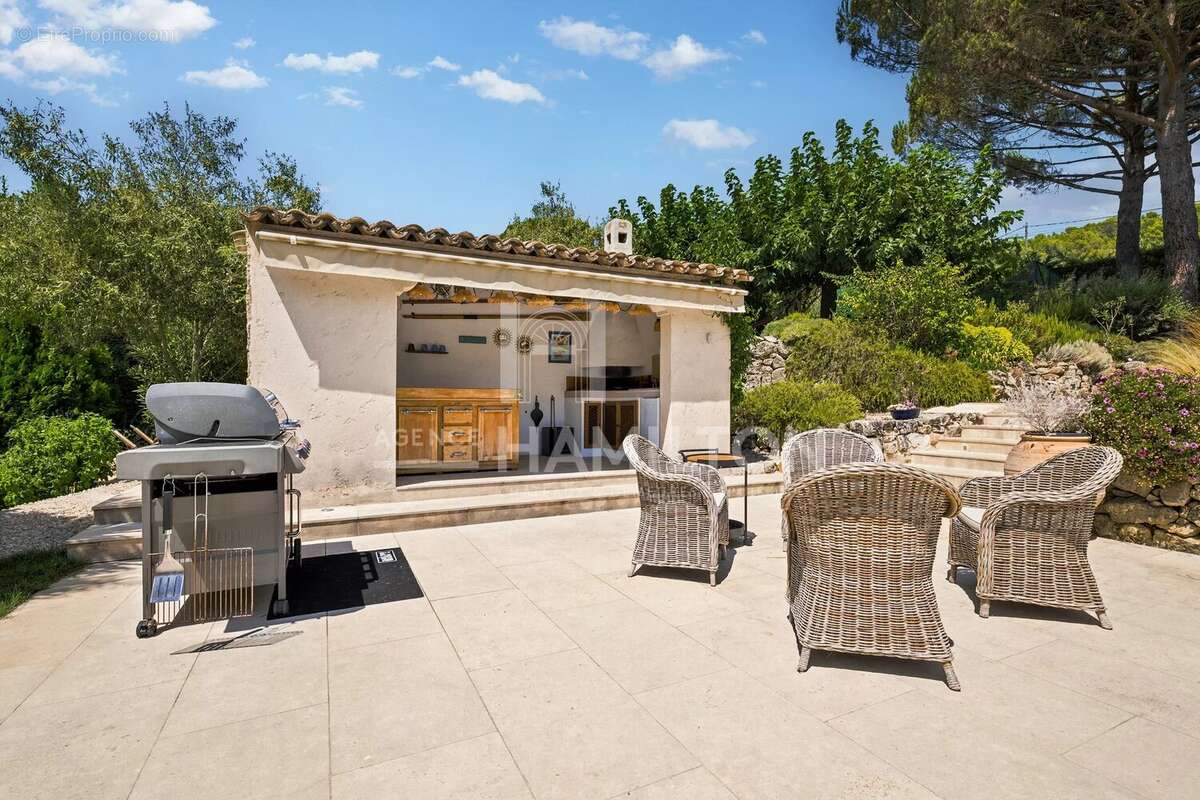Magnifique villa de plain-pied avec piscine proche de Valbonne - photo 20