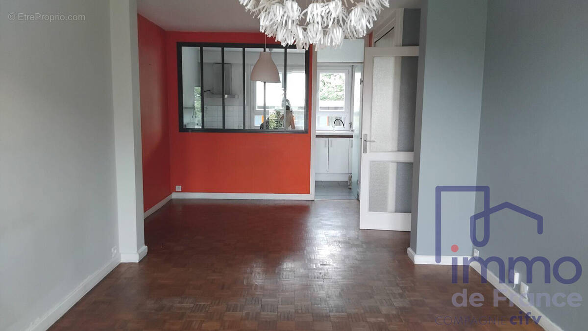 Appartement à SAINT-ETIENNE