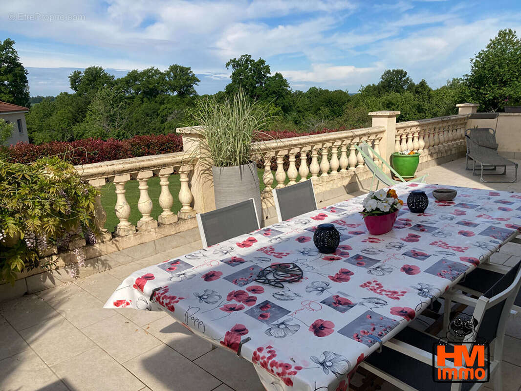 Maison à SAINT-JUST-LE-MARTEL