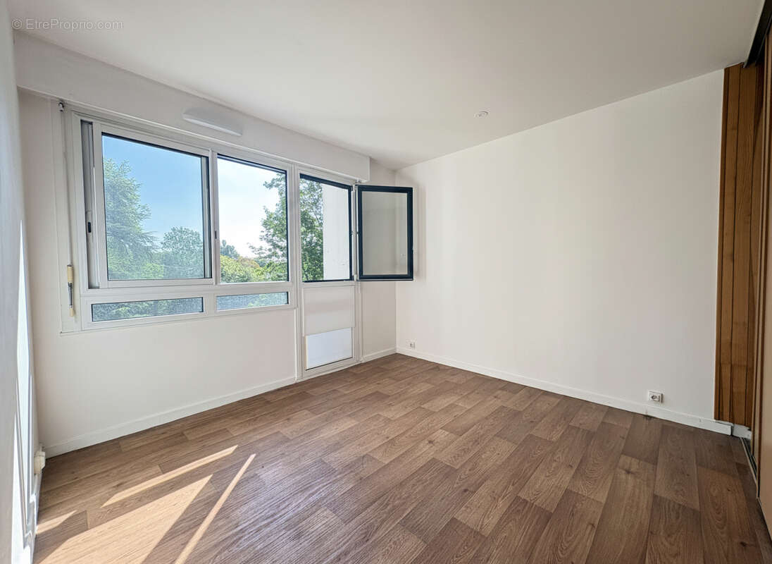 Appartement à VERRIERES-LE-BUISSON