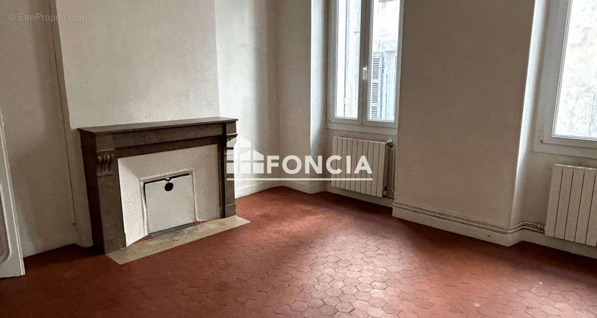Appartement à MARSEILLE-2E