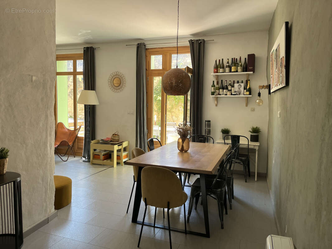 Maison à SAINT-QUENTIN-LA-POTERIE