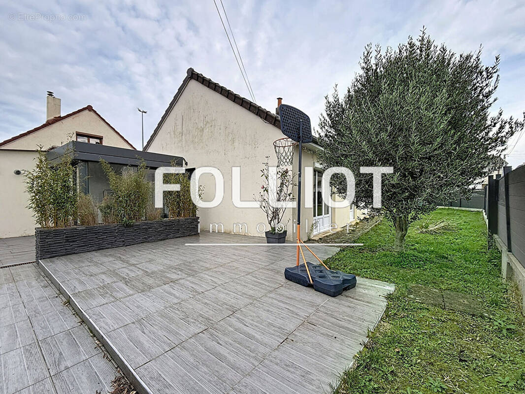 Maison à MAY-SUR-ORNE