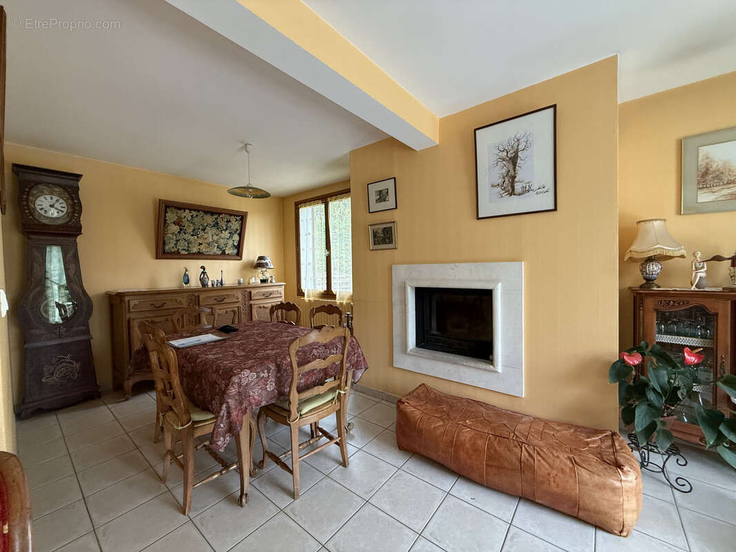 Maison à BRINON-SUR-SAULDRE