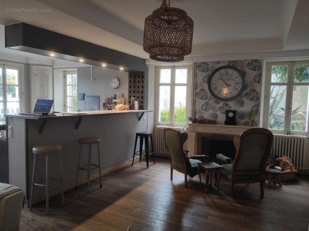 Maison à SAINT-JEAN-D&#039;ANGELY