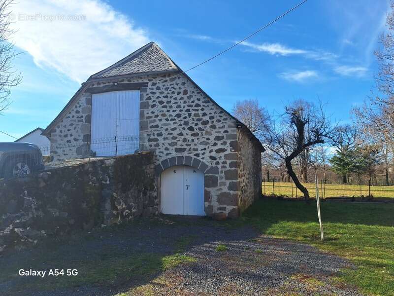 Maison à MUR-DE-BARREZ