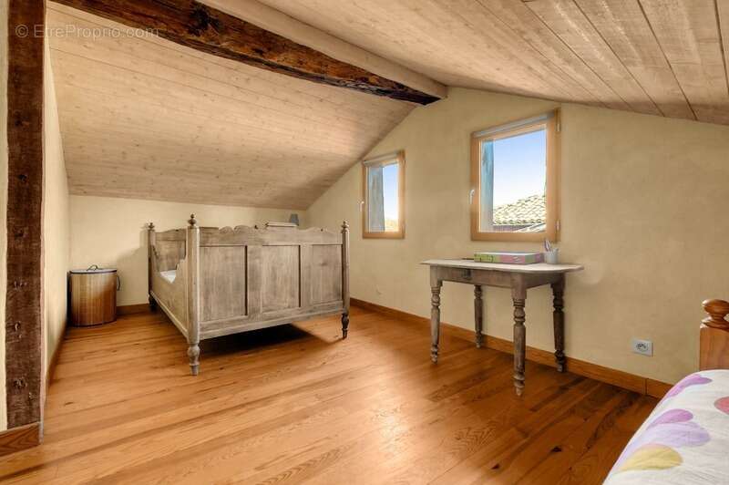 Commerce à L&#039;ISLE-EN-DODON