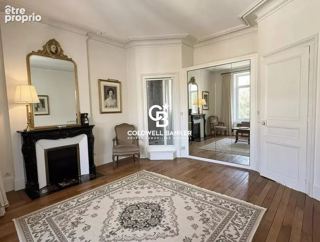 Tours hyper centre  – appartement haussmannien 5 pièces de 133 m² – ascenseur - photo 4