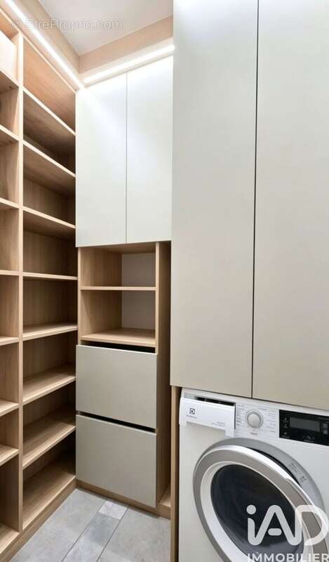 Photo 9 - Appartement à COURBEVOIE