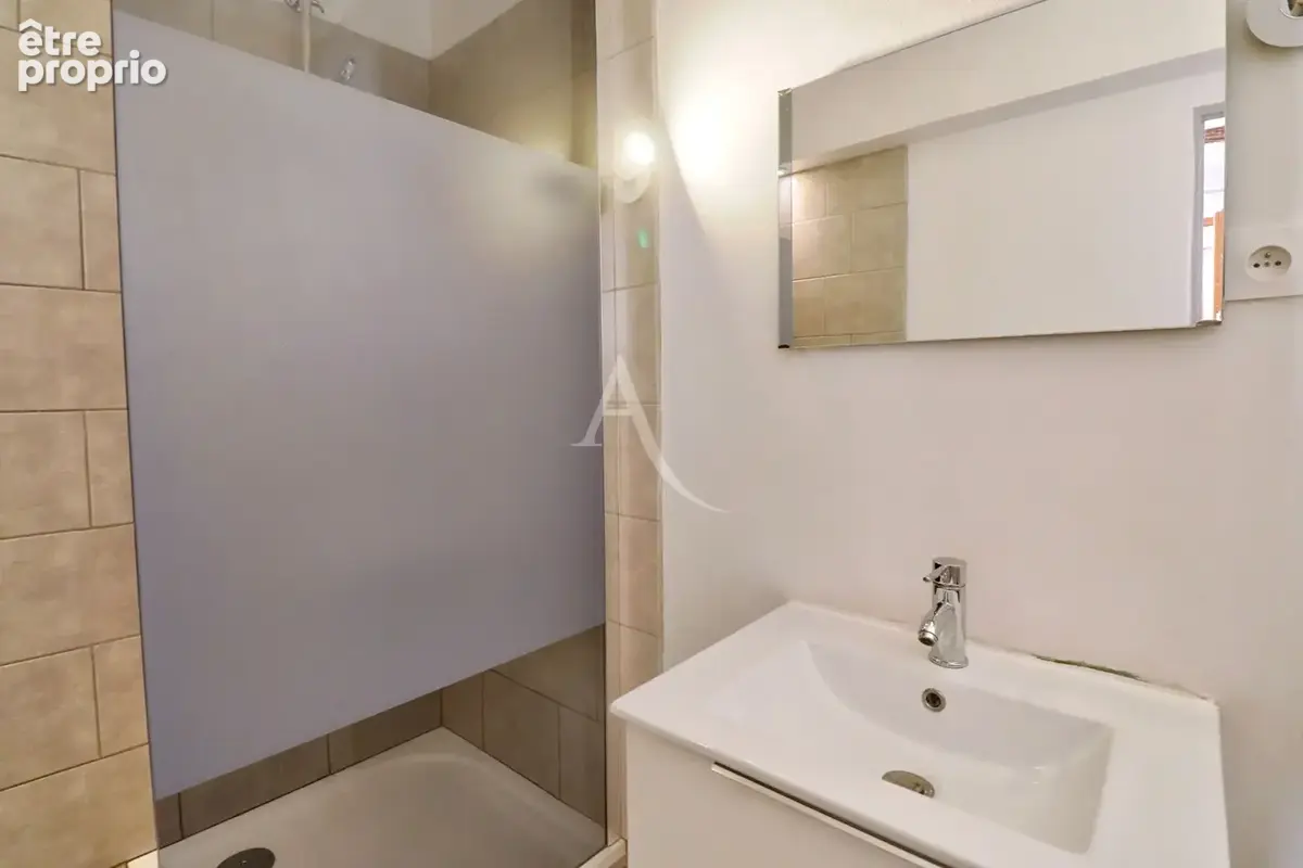 Appartement type 5 de 134.56 m2 place de parking et caves - photo 5