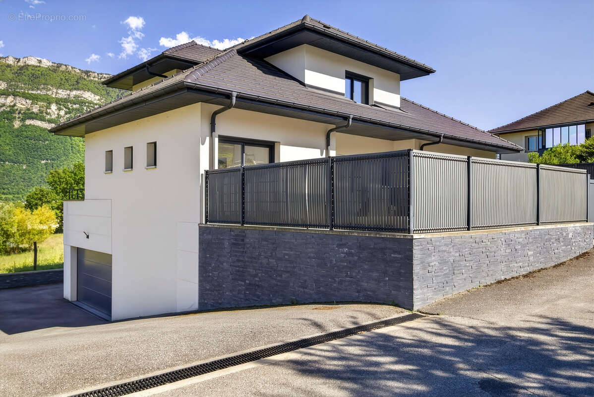Maison à SONNAZ