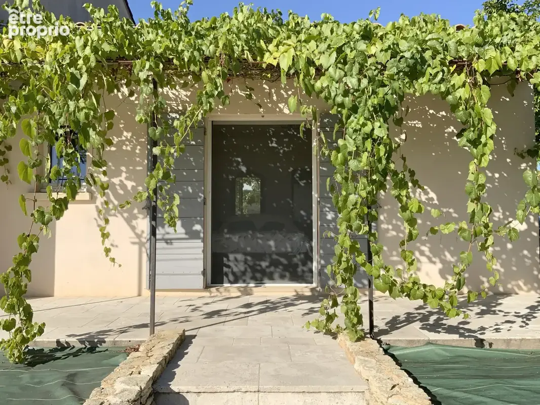 Propriété située à Uzès dans un secteur résidentiel. - photo 26