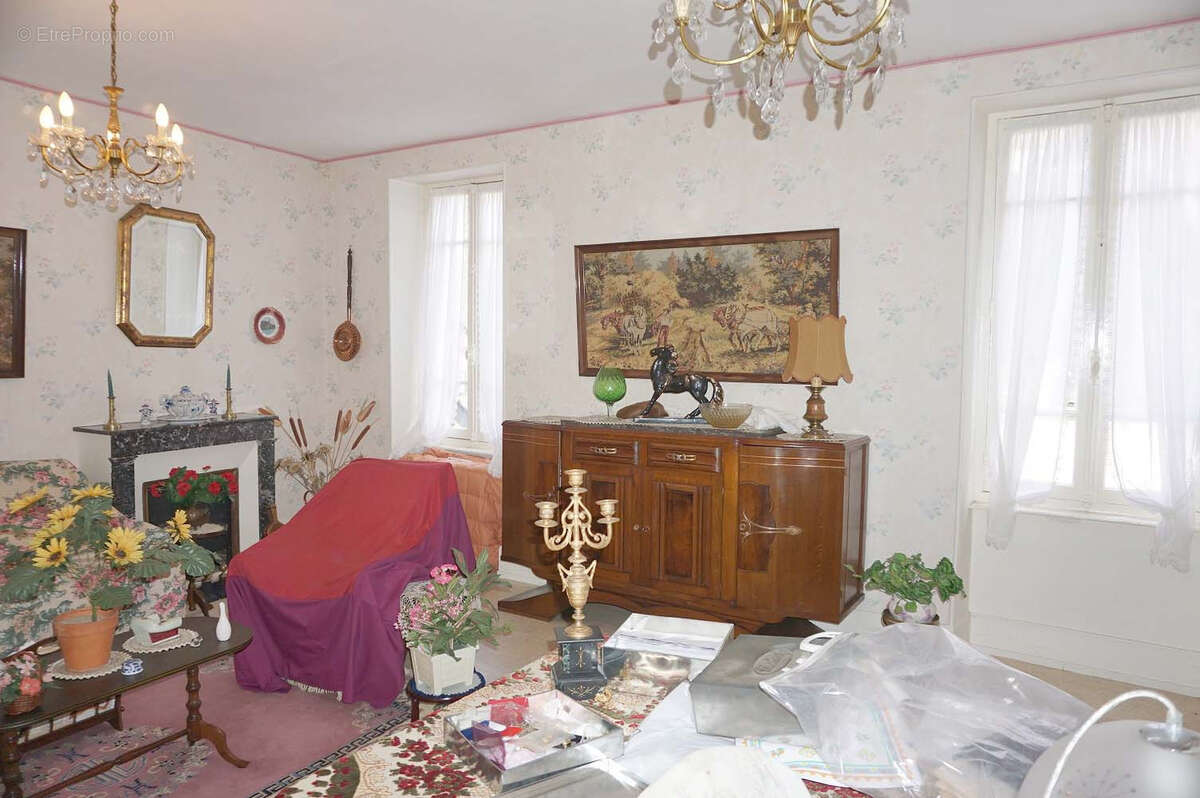 Maison à LUZY