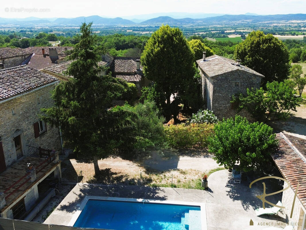 Maison à SAINT-PRIVAT-DE-CHAMPCLOS