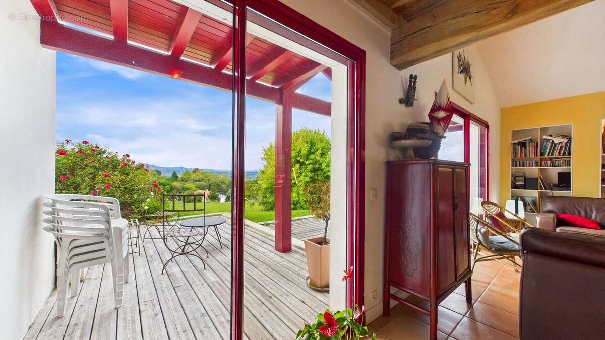 Maison 10 pièces 316 m² sur terrain de 4000 m² - photo 10
