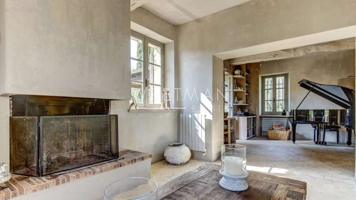 Maison à ROQUEFORT-LES-PINS