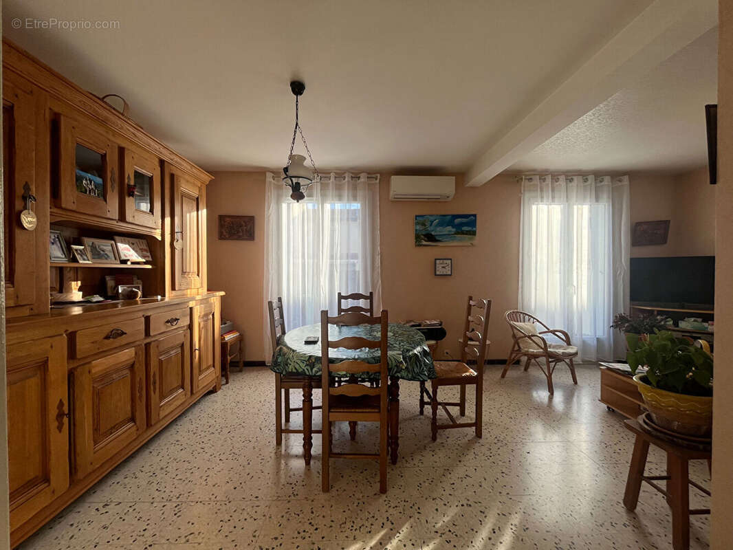 Maison à MONTELIMAR