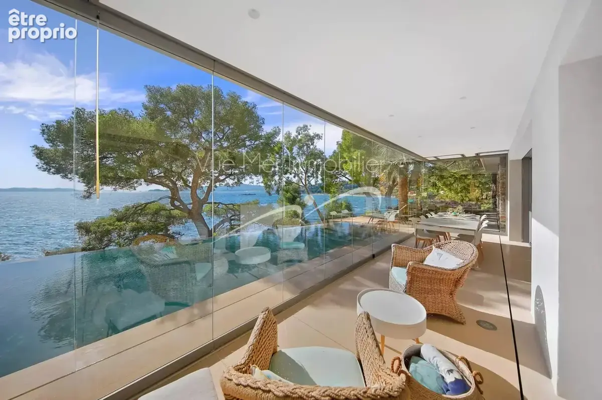Juste Magique !  Somptueuse Villa Pieds dans l'eau accès mer au LAVANDOU - photo 2