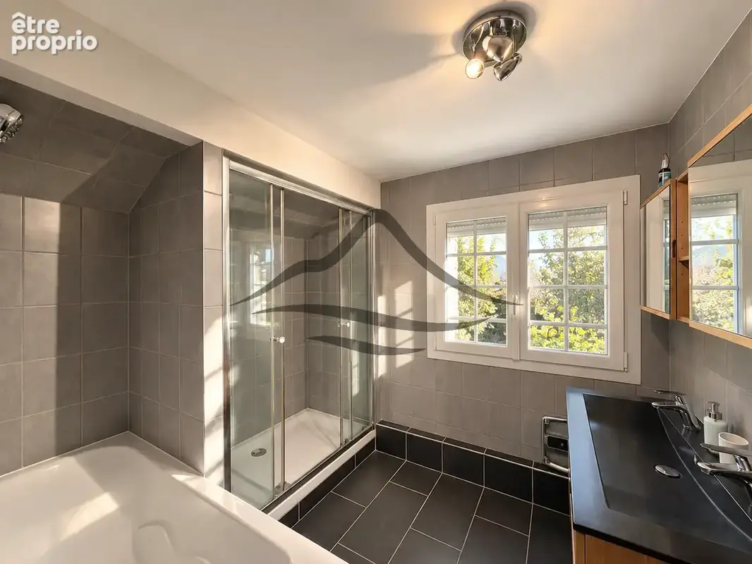 Aix-les-Bains - Villa contemporaine de 190 m2 vue lac et montagnes - photo 16