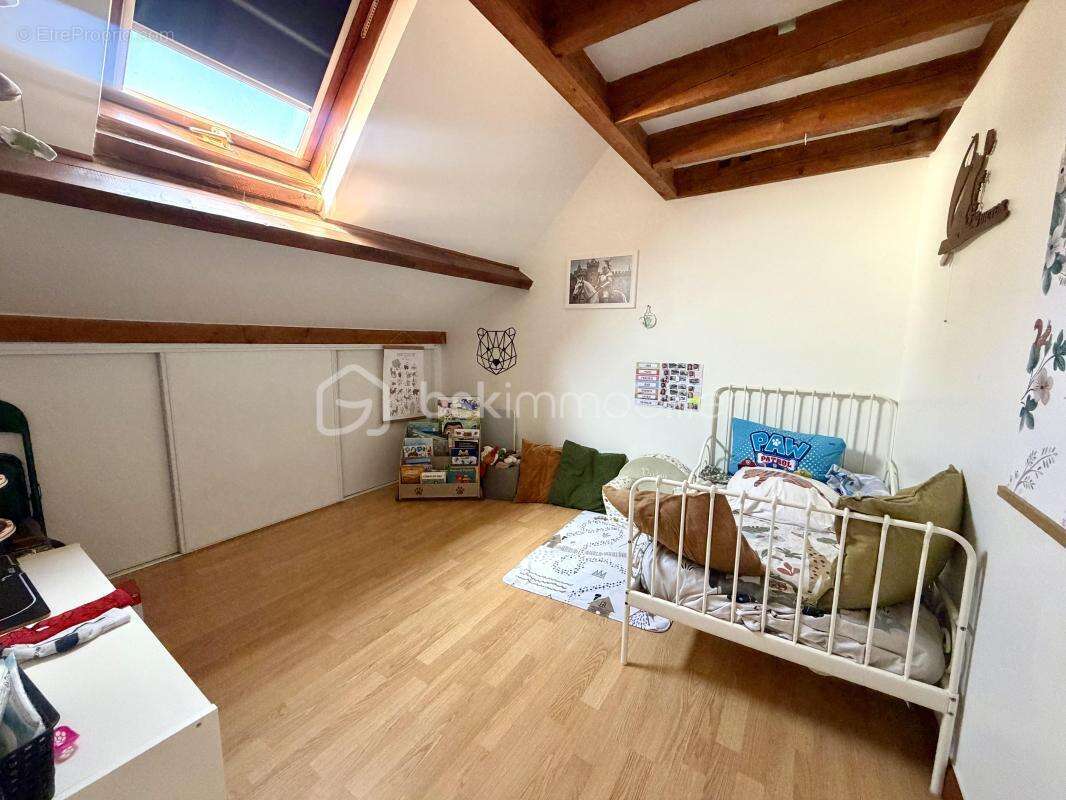 Maison divisée 110m2 – Lot arrière – T4 + T2 en duplex avec dépendance - photo 7