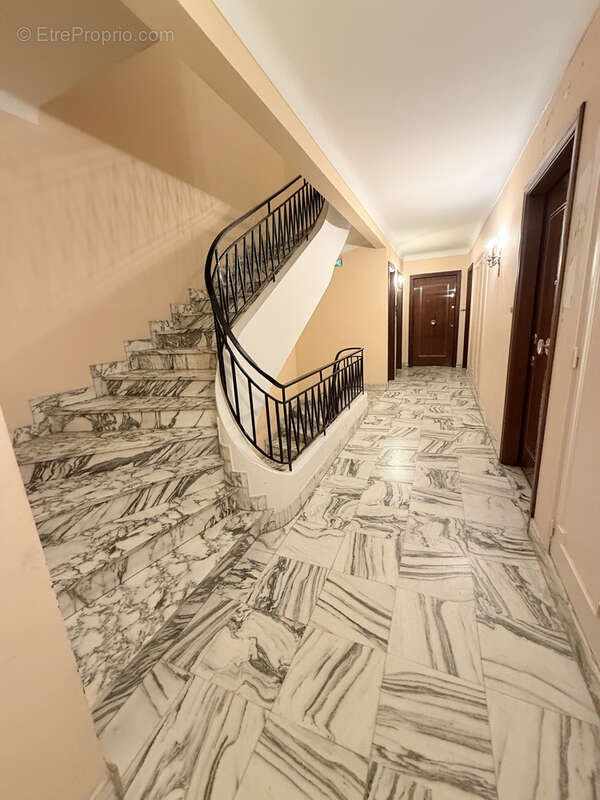 Appartement à ROQUEBRUNE-CAP-MARTIN