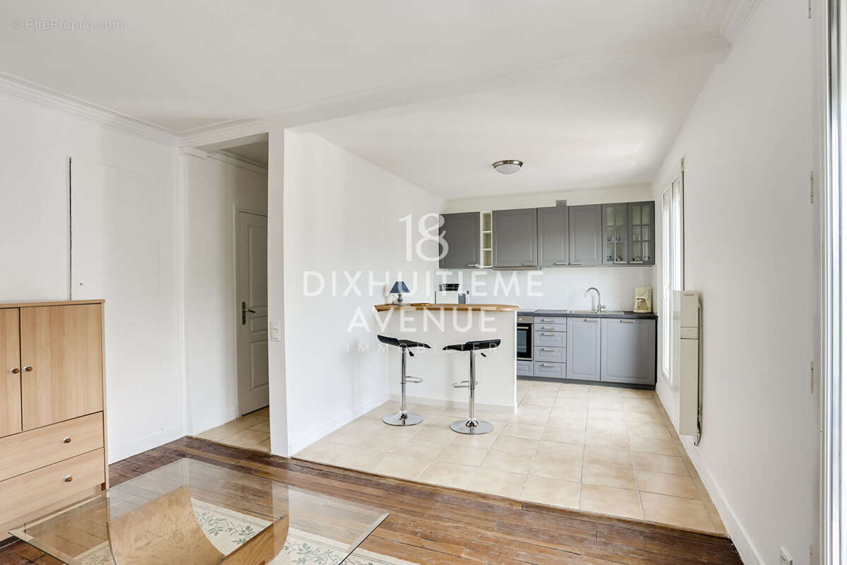 Appartement à PARIS-18E