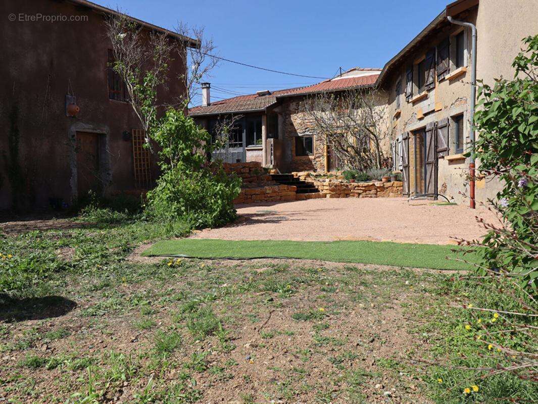 Maison à SAINT-VERAND