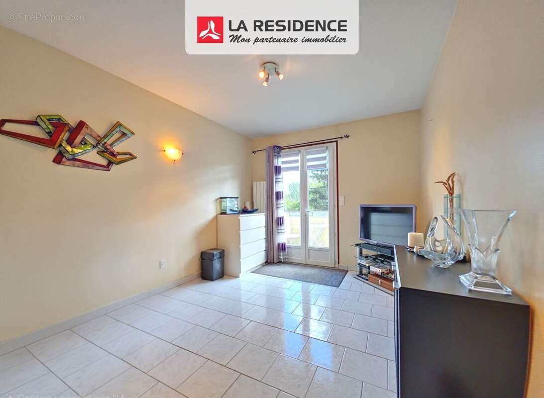 Maison à FOLLAINVILLE-DENNEMONT