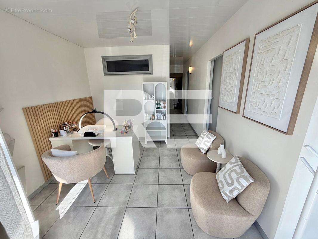 Institut de beaute renove 55m2 emplacement ideal - photo 3