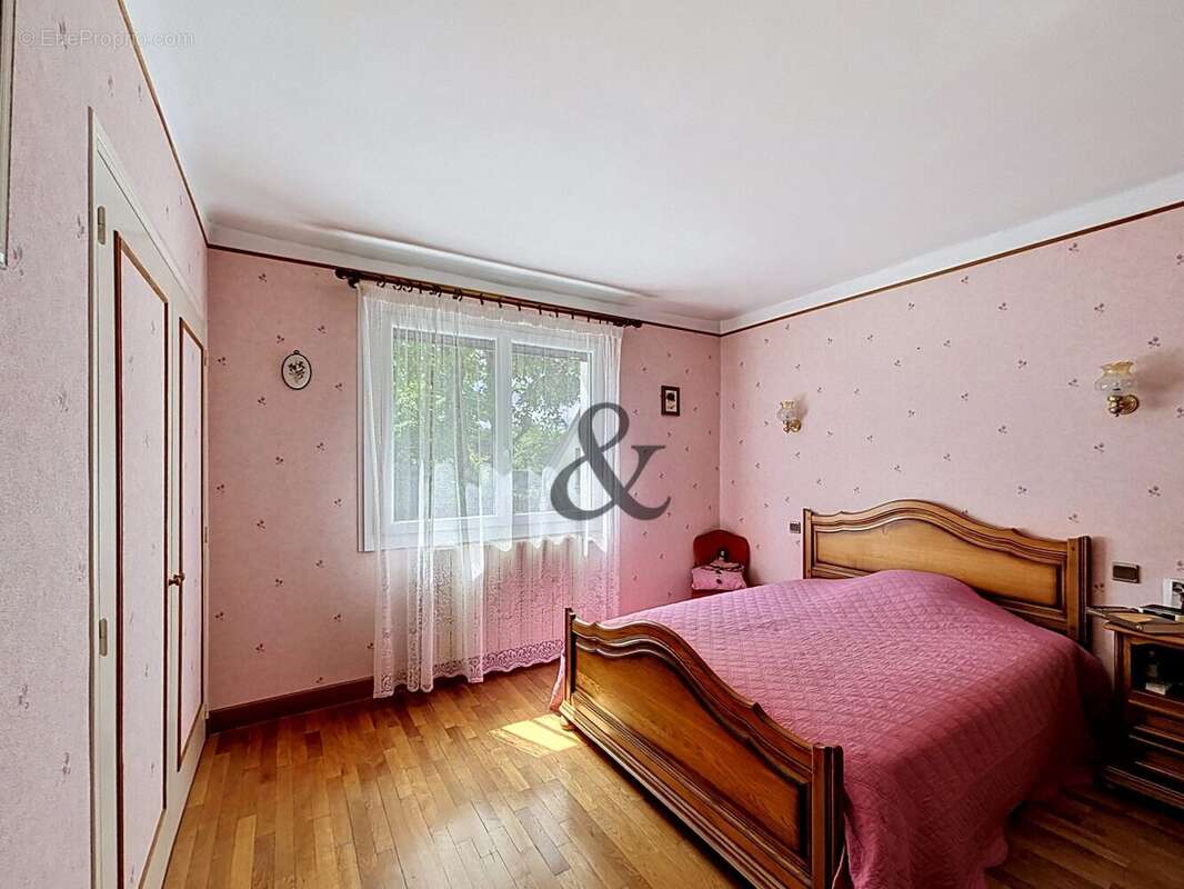 Maison à SAINT-GERVAIS-LA-FORET
