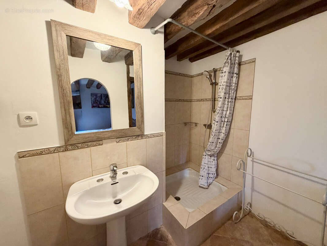 Maison à SAINT-CYR-SUR-MORIN
