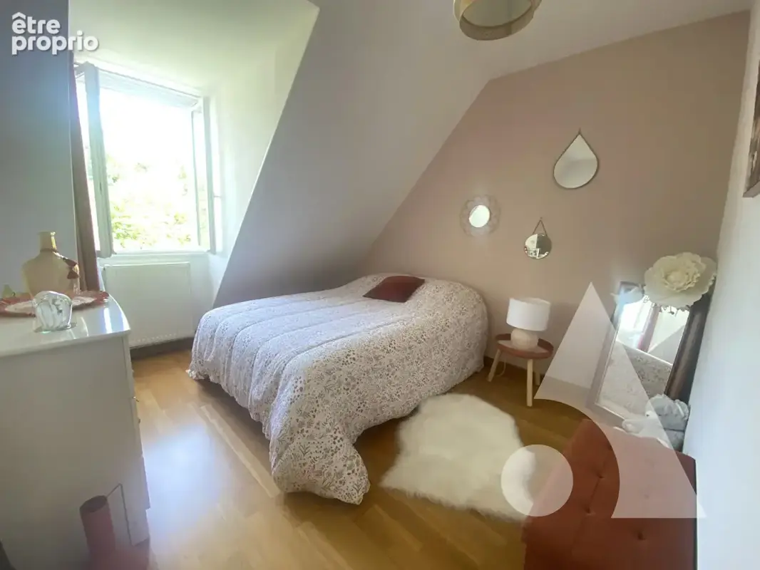 Maison en pierres dans la valle de l'automne / 6 chambres / sous sol total - photo 11