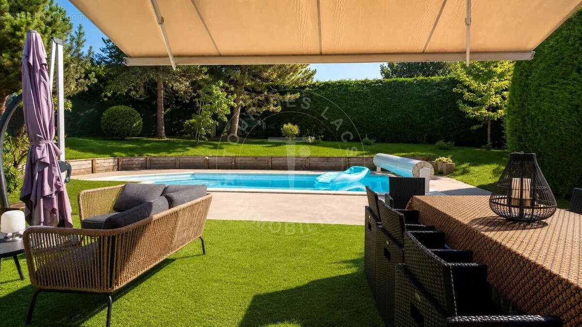 Maison à QUINTAL