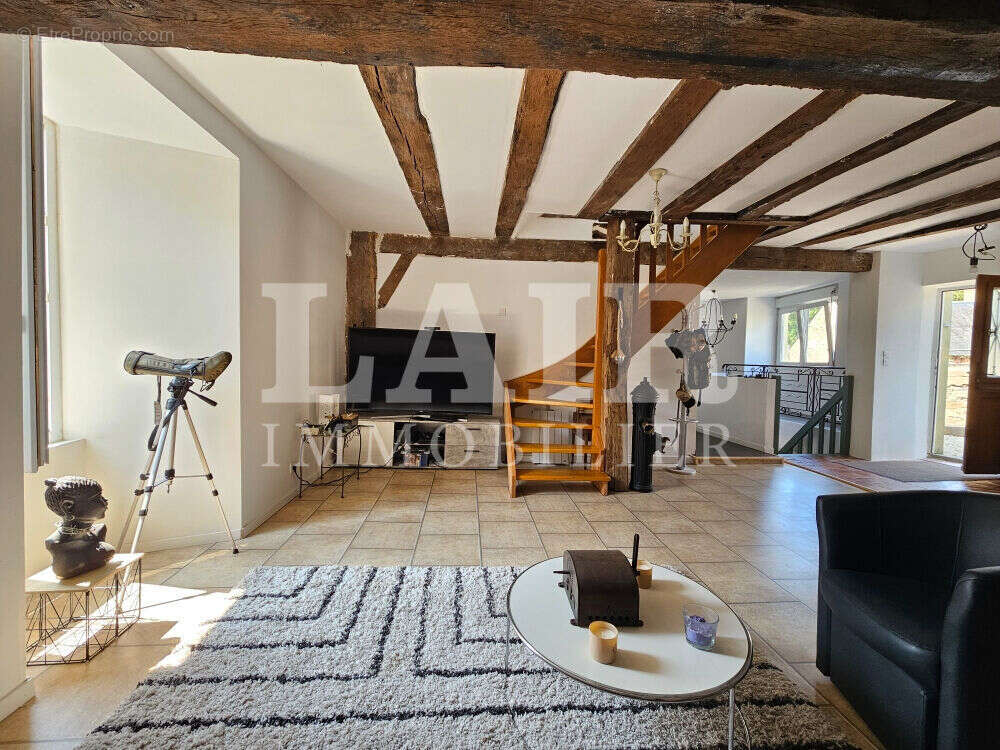 Maison à SAINT-LEONARD-DES-BOIS