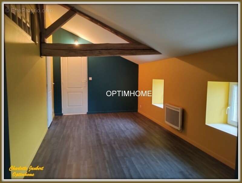 Maison à MONTMOREAU-SAINT-CYBARD