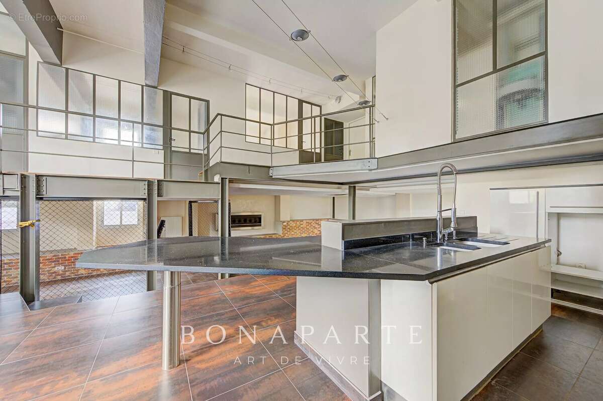 COLOMBES gare - Loft de 205 m²  Terrasse privative  Double parking - photo 5