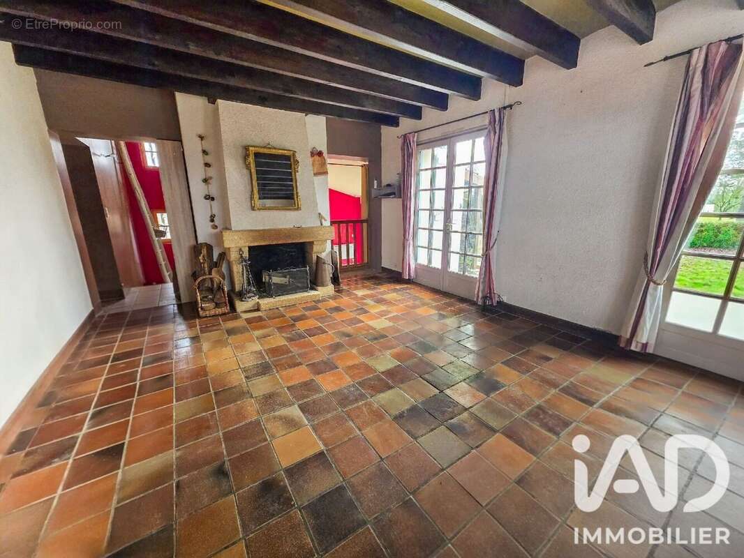 Maison 153 m² à Saint-Hilaire-Bonneval  - photo 2