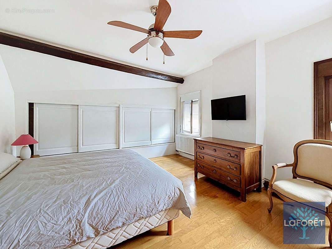 Magnifique maison avec stationnements et dépendances à Haspres - photo 10