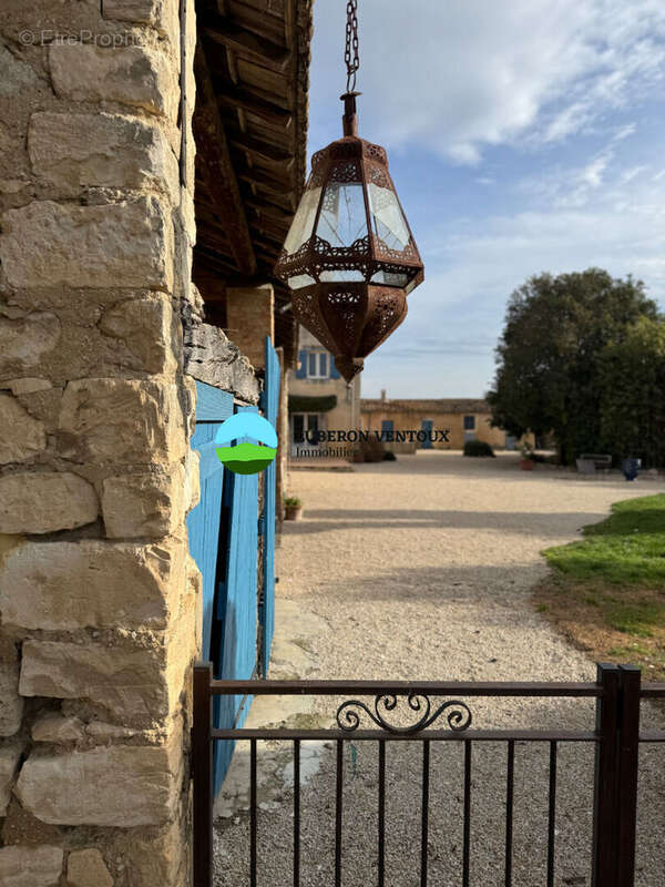 Belle Propriété à  Pernes Les Fontaines  315 m2 - photo 2
