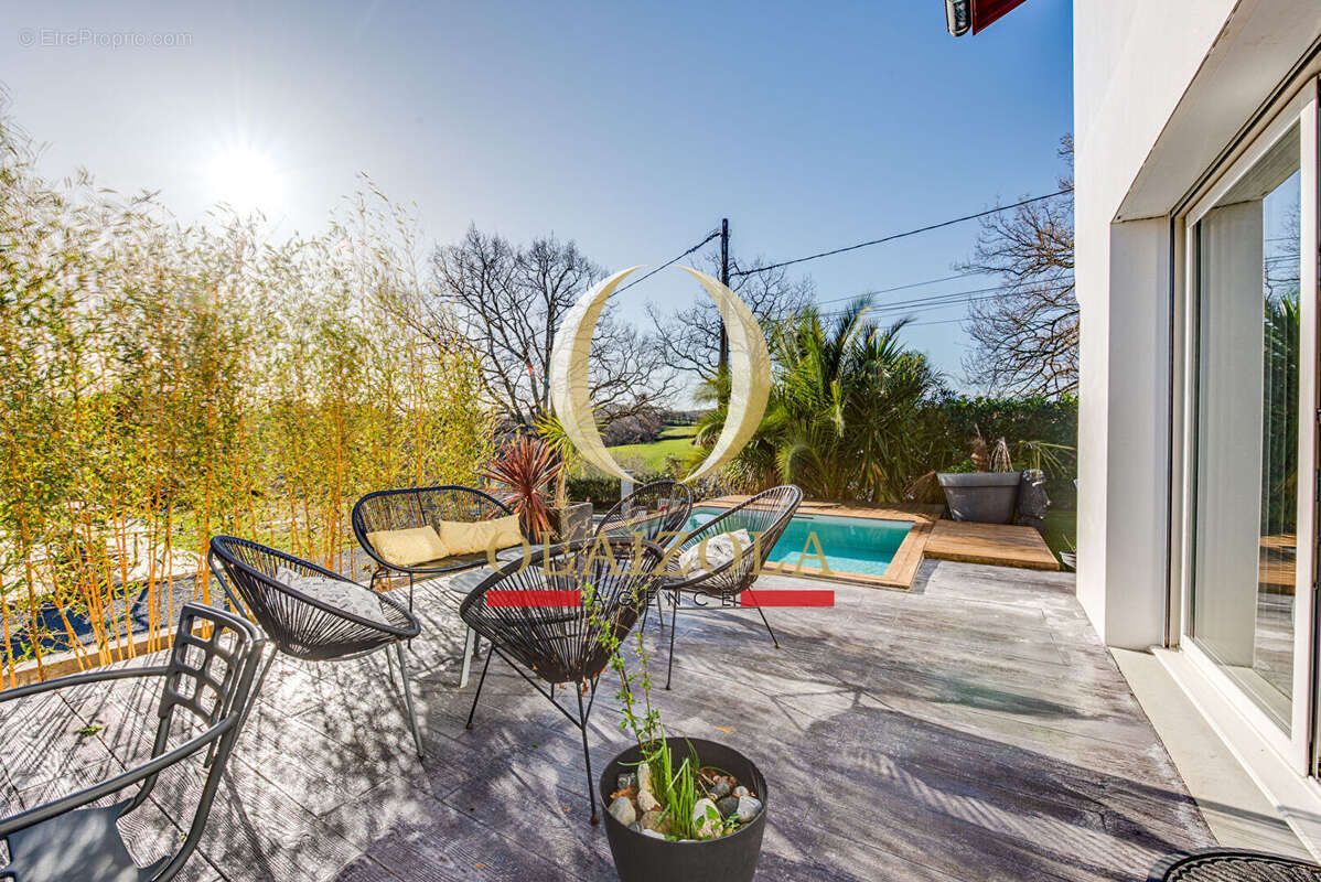 AHETZE - Maison contemporaine avec jardin et piscine - photo 4