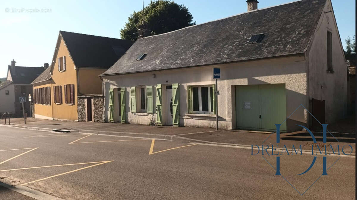 Route peu passagère. - Maison à CIVIERES