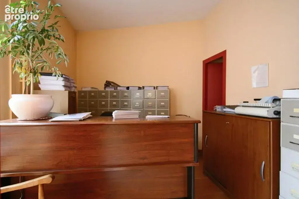 Bureaux de 64 m² de plain-pied à vendre en plein centre ville d'Autun - photo 3