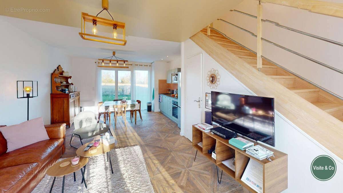 Maison à BREVILLE-LES-MONTS