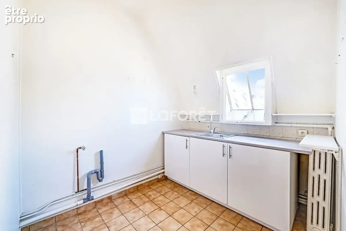 Studio - Dernier étage avec ascenseur - Boulevard de Courcelles, Paris 17e - photo 8