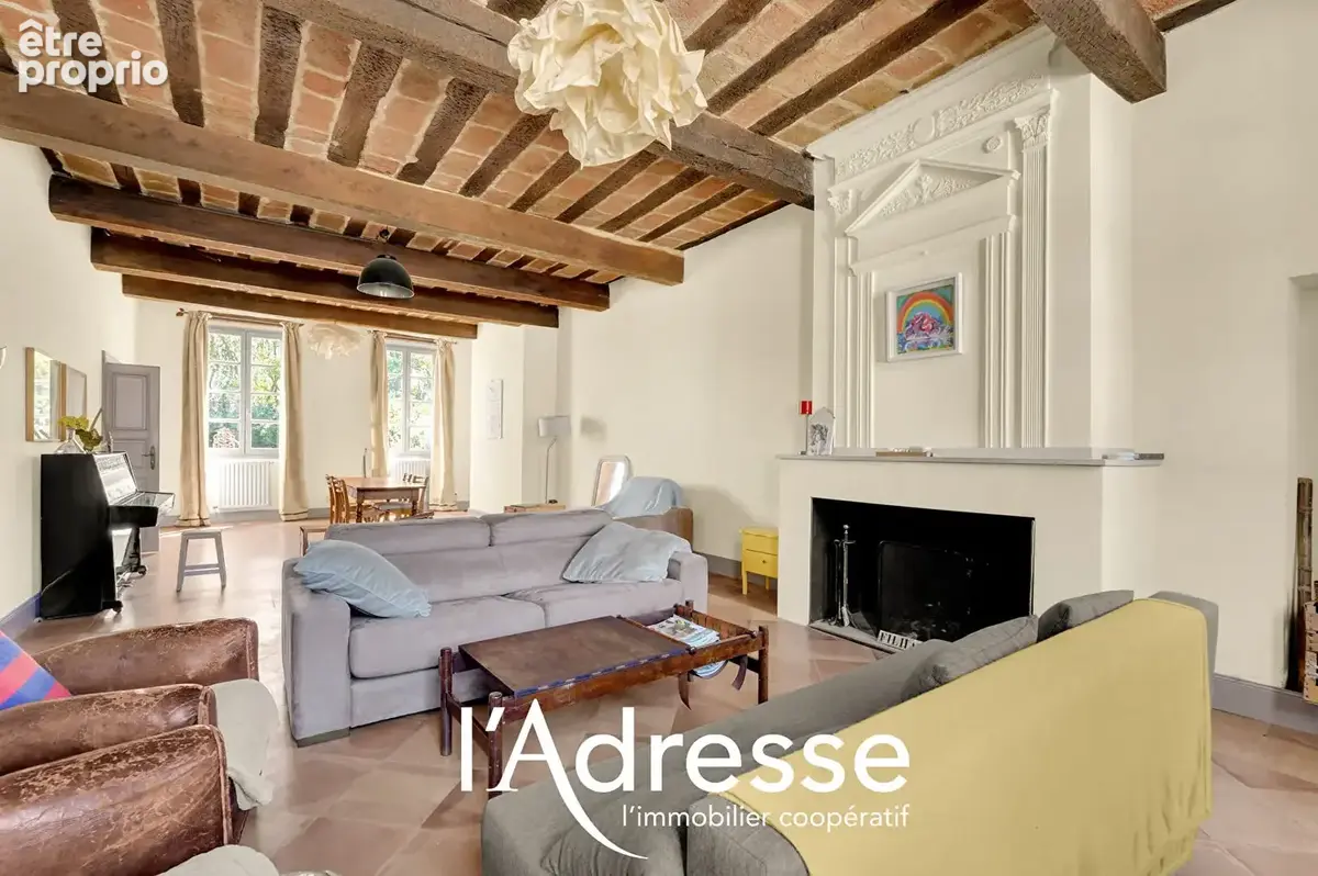 Exclusivité l'Adresse - Le BURGAUD - Maison de maître d'environ 290 m² avec parc arboré de 2 492 m², pigeonnier et dépendances - photo 5
