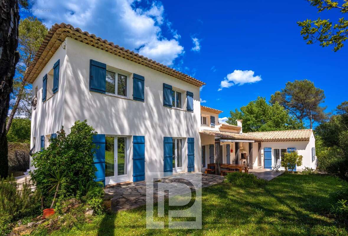 Maison à MOUGINS