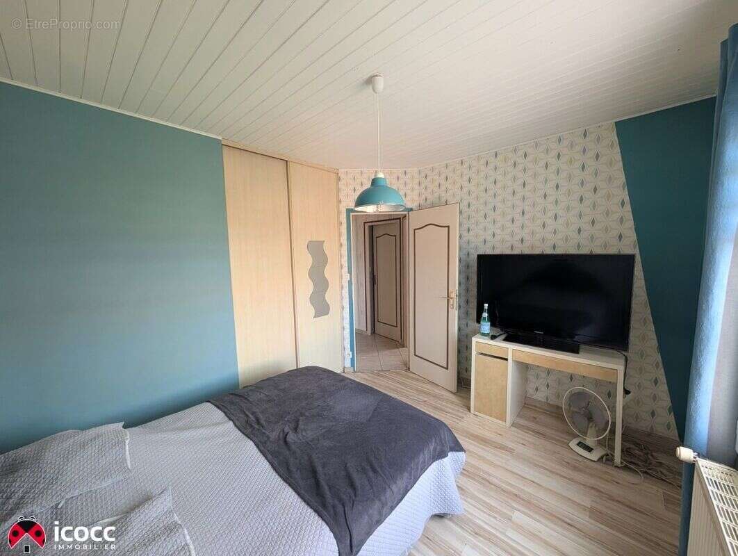 Maison 97 m² à Corpe  - photo 8