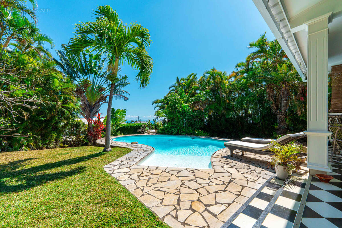 Maison à SAINT-DENIS