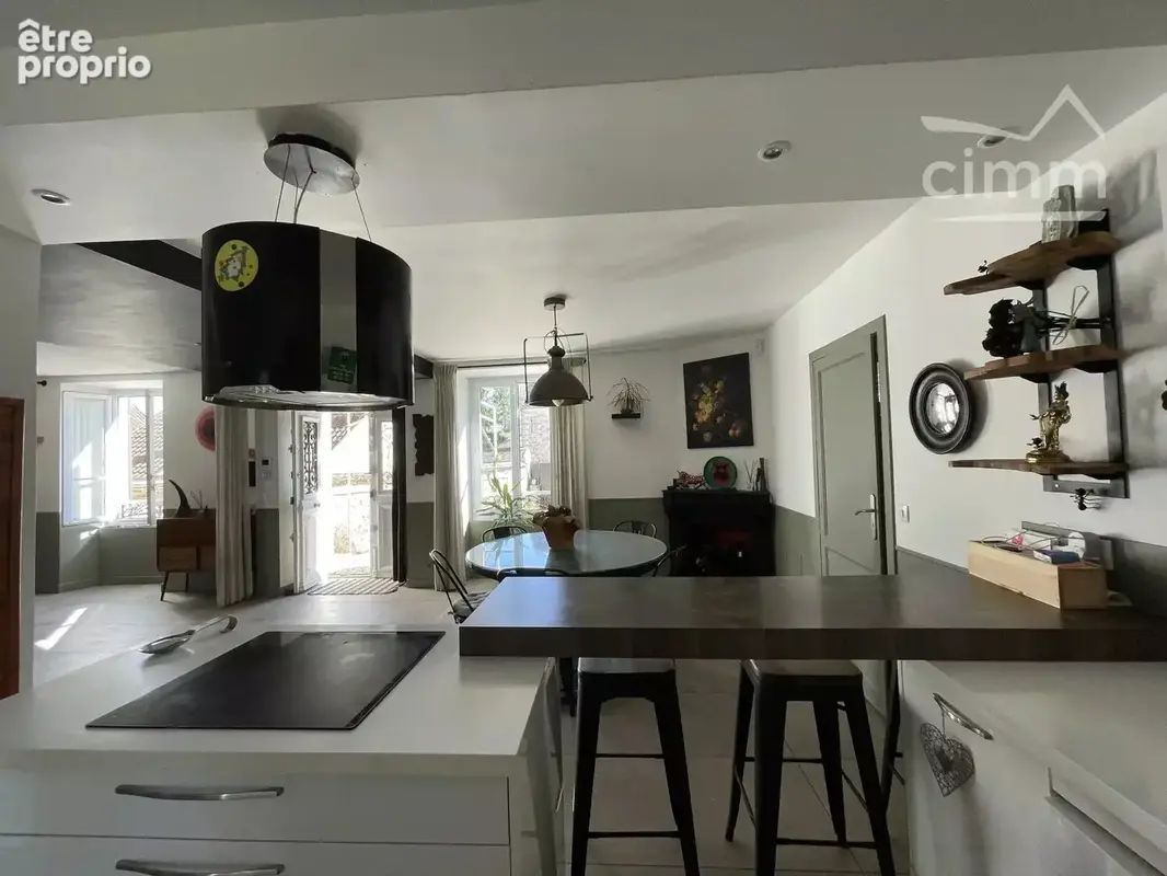 Charme et grands espaces pour cette maison du XIX ème rénovée avec goût - photo 8
